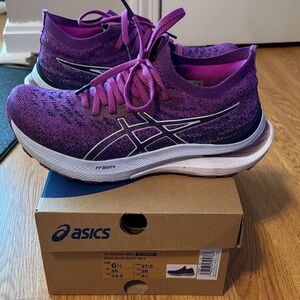 ASICS Women's Gel-Kayano 29 MK. Purple Size 6.5. EUC